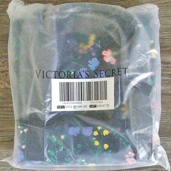 🎉SOLD🎉Victoria's Secret Floral Tote Summer 2019 - Picture 2 of 3